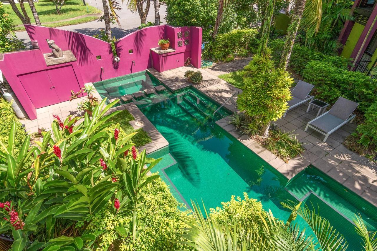 Dreamcatcher Beach-Side Apartments Port Douglas Exterior photo