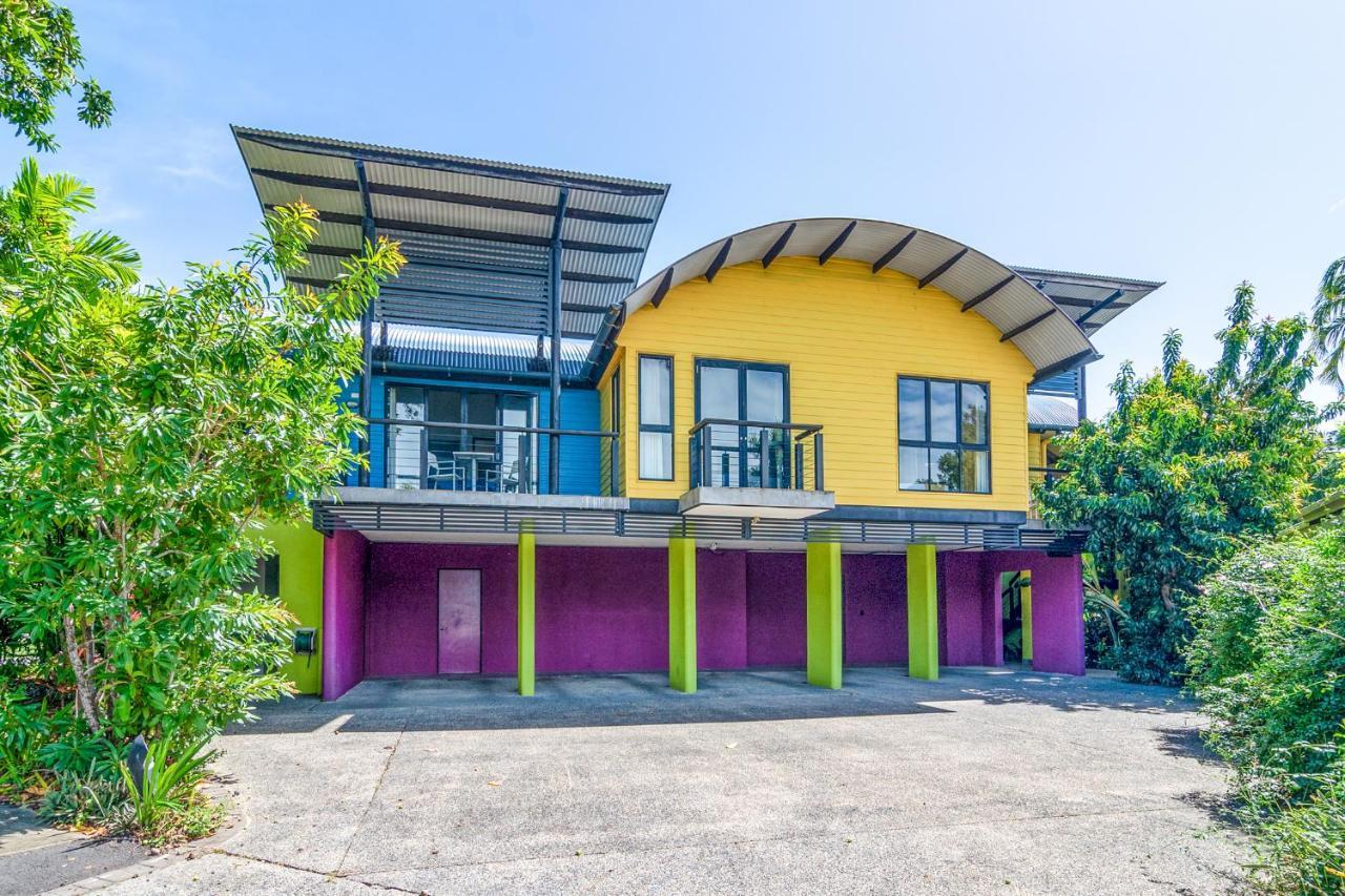 Dreamcatcher Beach-Side Apartments Port Douglas Exterior photo