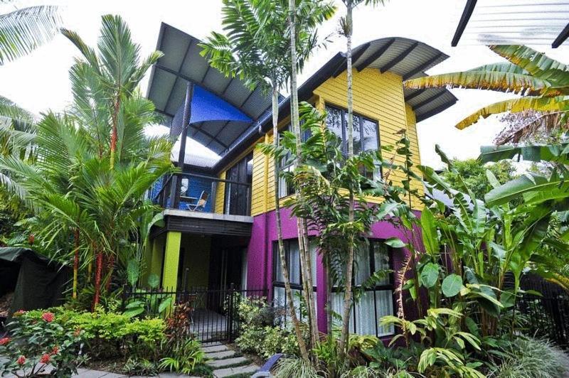 Dreamcatcher Beach-Side Apartments Port Douglas Exterior photo