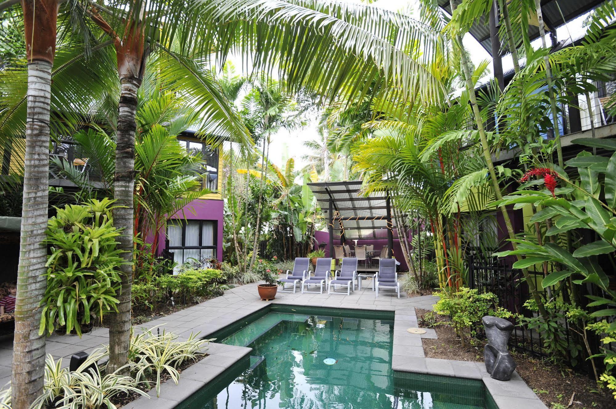 Dreamcatcher Beach-Side Apartments Port Douglas Exterior photo